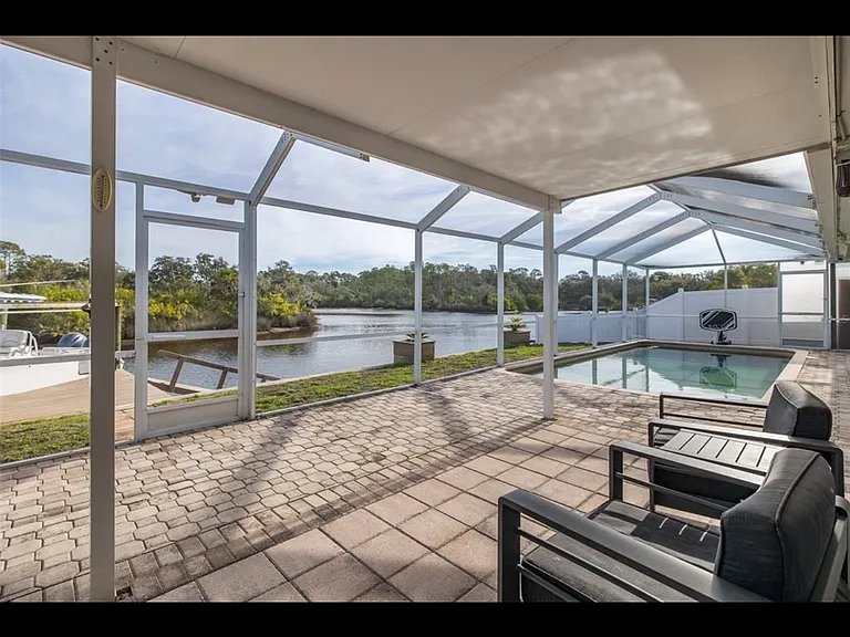 1166 Chancellor Dr — Photo 10