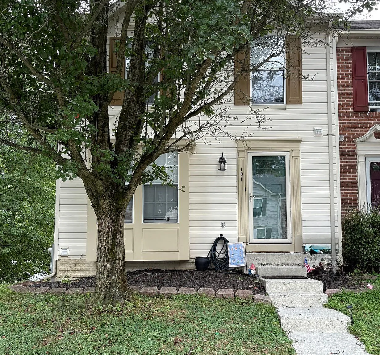 3 bed, 4.0 bath, 1656 sqft, $2,500 — Photo 1