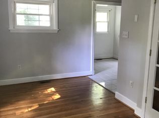 4 Beverly St, Hampton, VA 23669