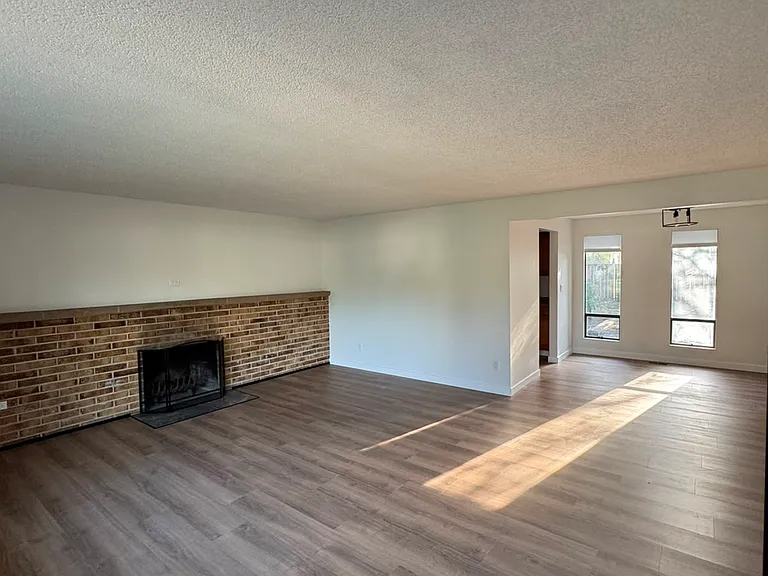 1165 Camas Ave NE — Photo 6