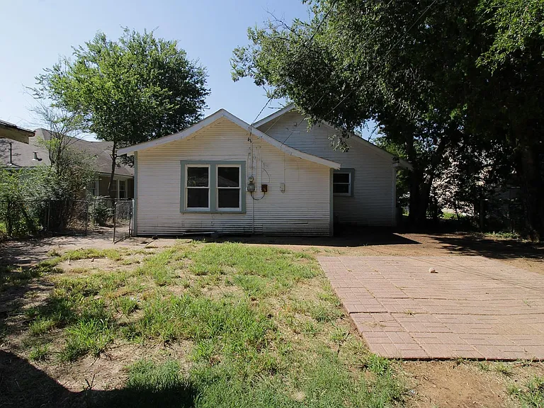 1706 McGregor Ave — Photo 5