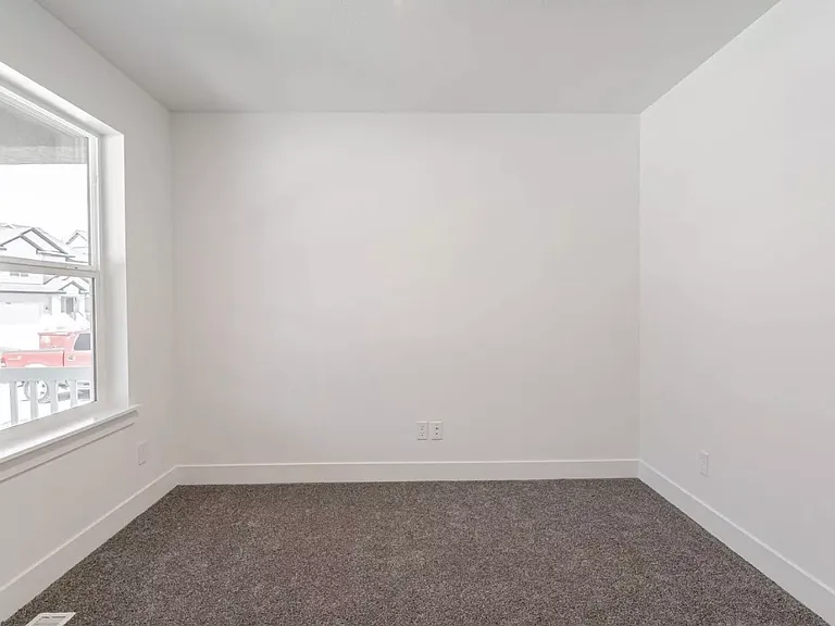 714 N Boseman Way — Photo 11
