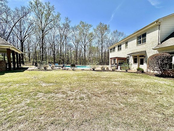 3rd image of 108 Brookside Ct