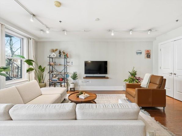 213 Clinton St APT 3