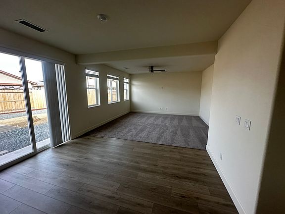 4th image of 932 Nelle Dr