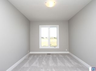 451 Deep Water Dr, Lincoln, NE 68527