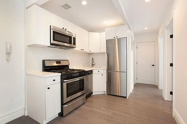 Rented by Platinum Properties | media 8