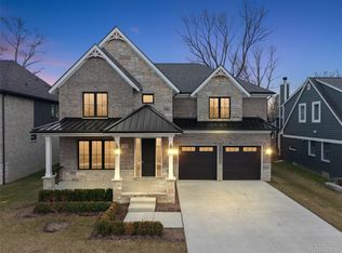 2182 Buckingham Ave, Birmingham, MI 48009