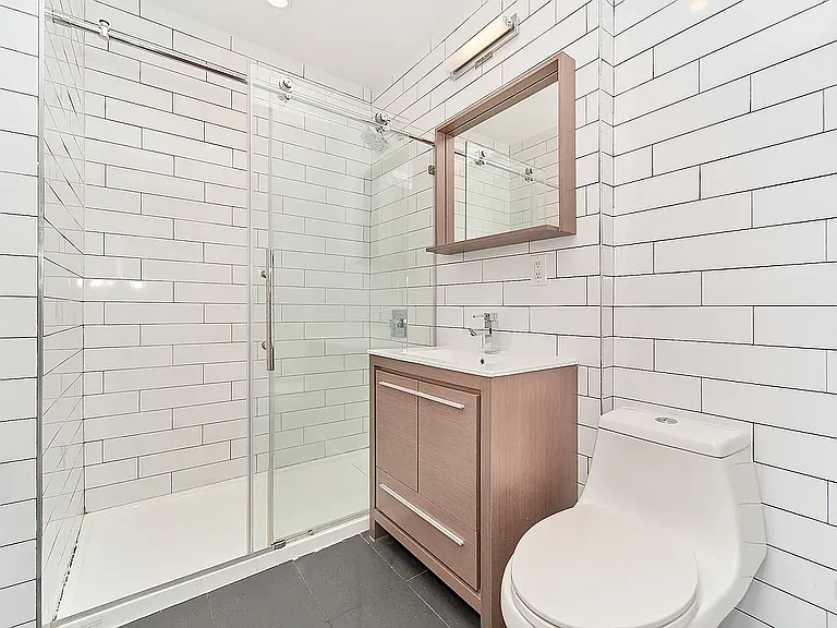 34 Lorimer St #3A — Photo 11