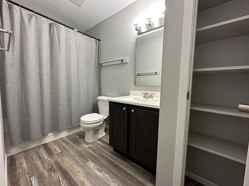 2nd image of 205 Clymer Rd APT 2