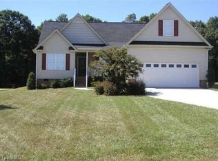 8309 Pearson Farm Ct, Browns Summit, NC 27214