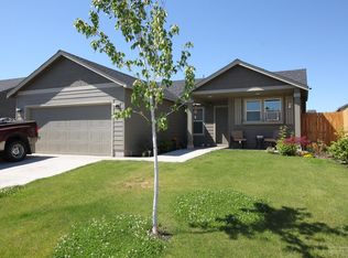 735 NE Redwood Ave, Redmond, OR 97756