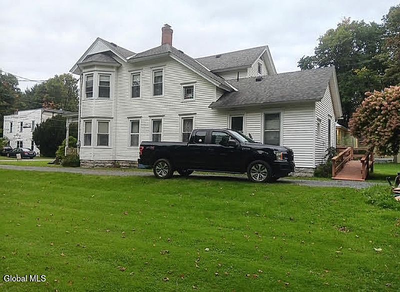 3rd image of 8 Maple Street