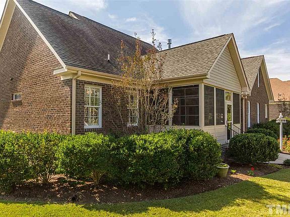3rd image of 613 Sippihaw Oaks Dr