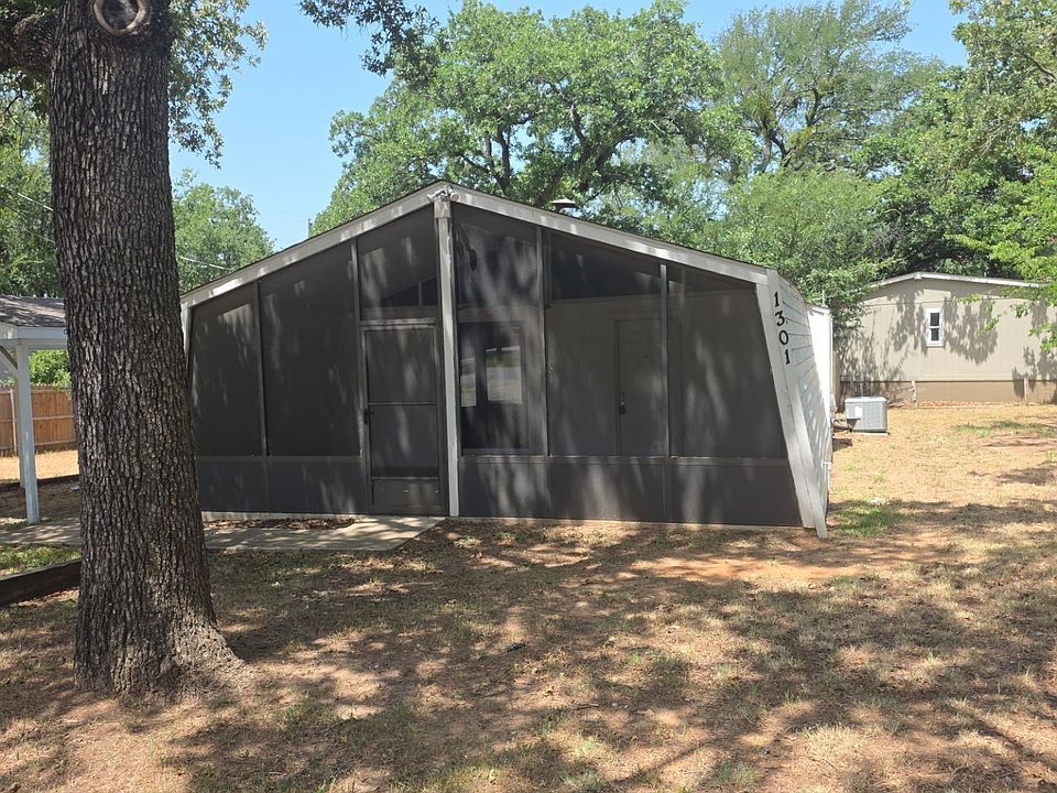 1st image of 1301 Pelican Cir