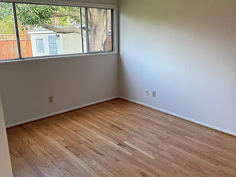 2351 Carmel Dr — Photo 16