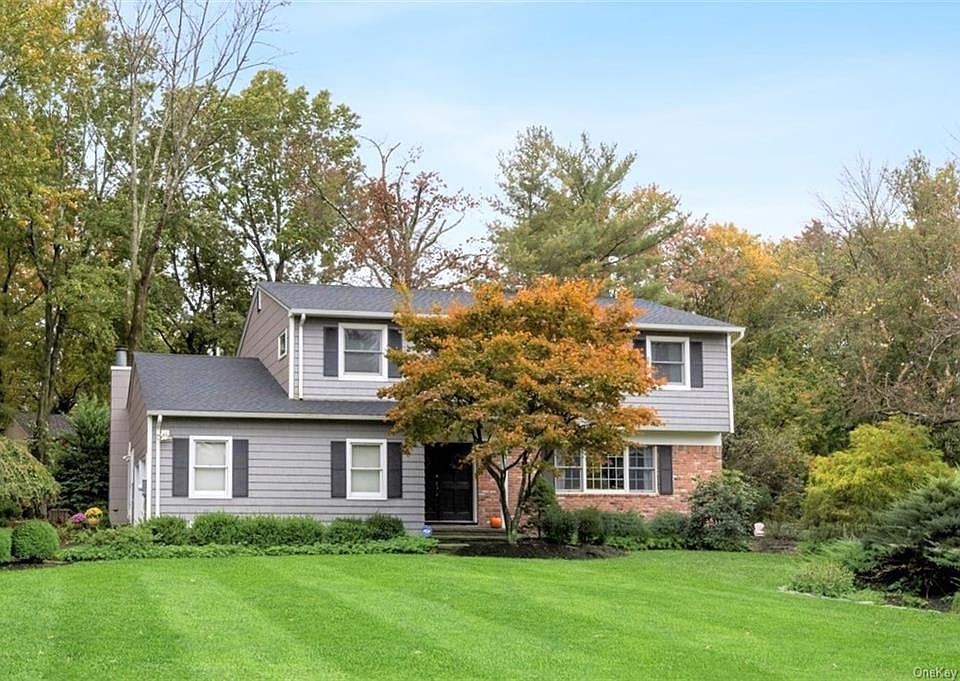 1st image of 4 Belle Haven Ct