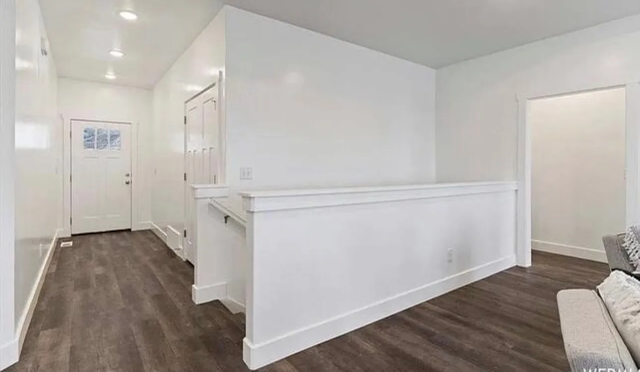 4 bed, 3214 sqft, $4,200 — Photo 4