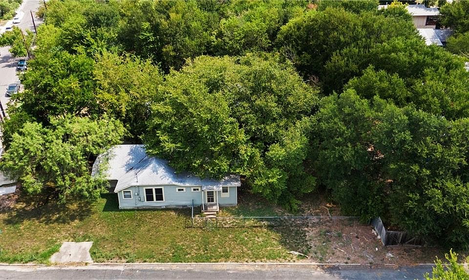 1st image of 1115 Harold Ct E #E