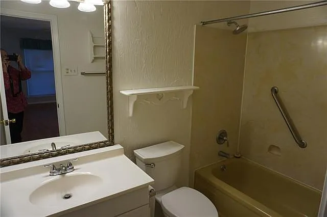 4216 Loire Dr — Photo 28