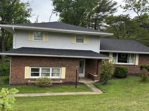 4520 E Heritage Woods Rd, Bloomington, IN 47401