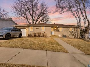2309 S Braemar Dr, Sioux Falls, SD 57105