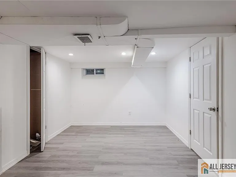 9 Haven Ter — Photo 19
