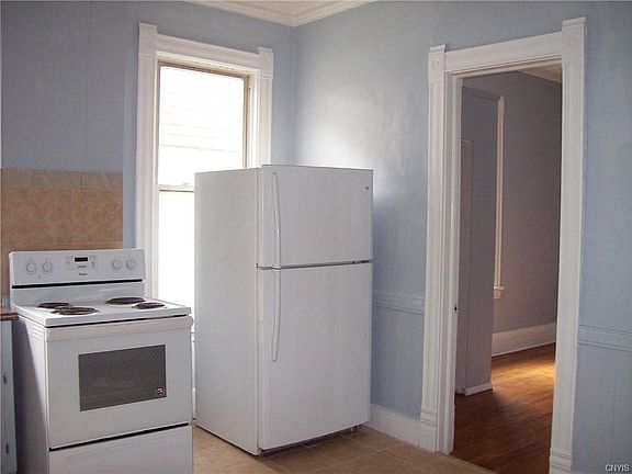 4th image of 109 Graves Street