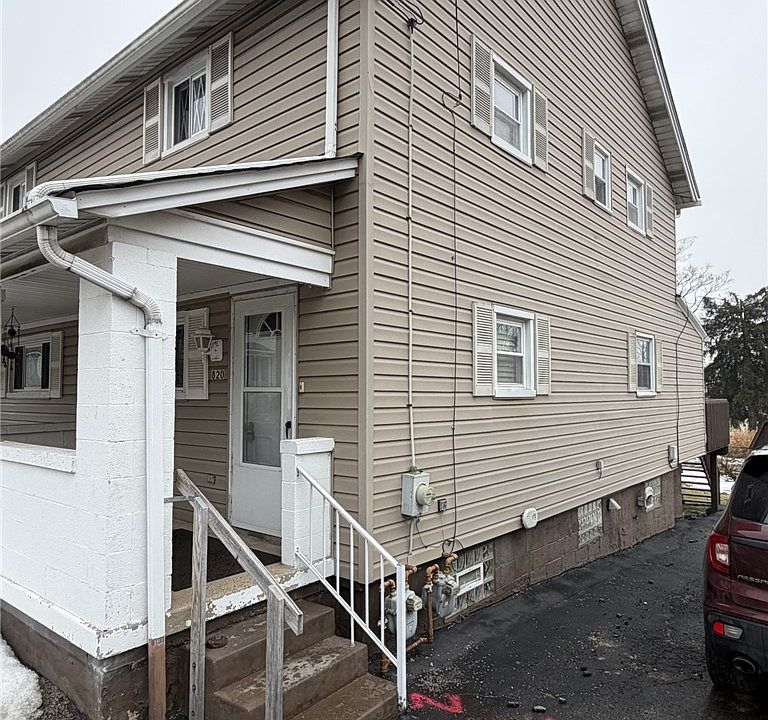 1st image of 820 Main St