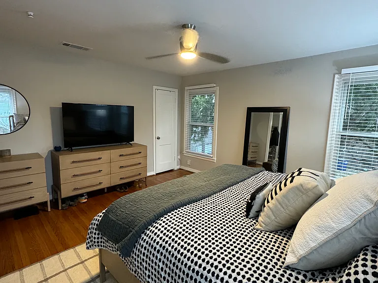 5919 Victor St — Photo 3