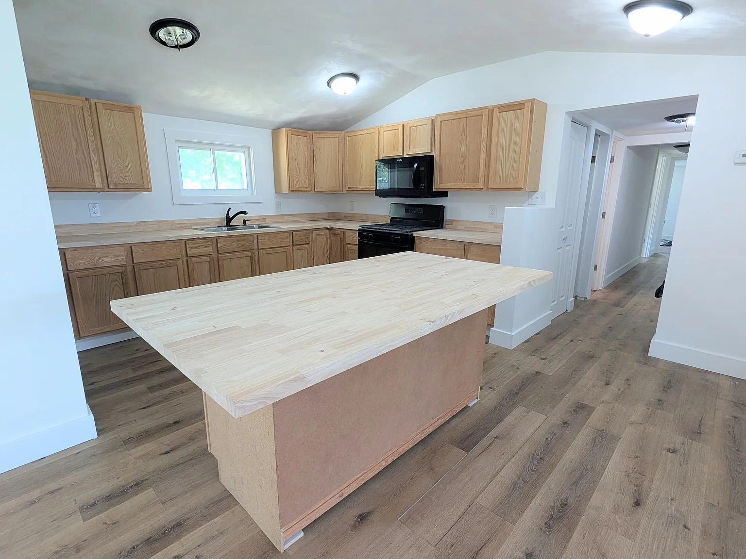 3 bed, 1444 sqft, $1,250 — Photo 4