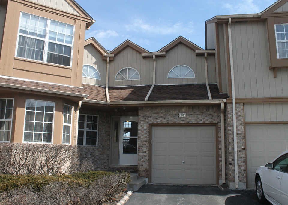1st image of 155 Louise Ct