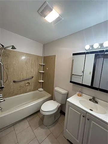 604 N Woodlawn Ave — Photo 7