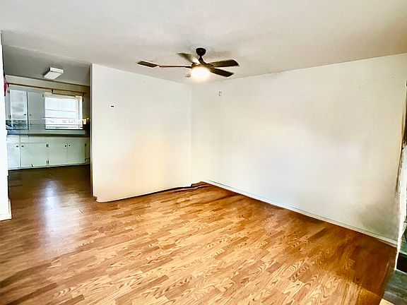 5th image of 1106 E HUTCHINSON ST