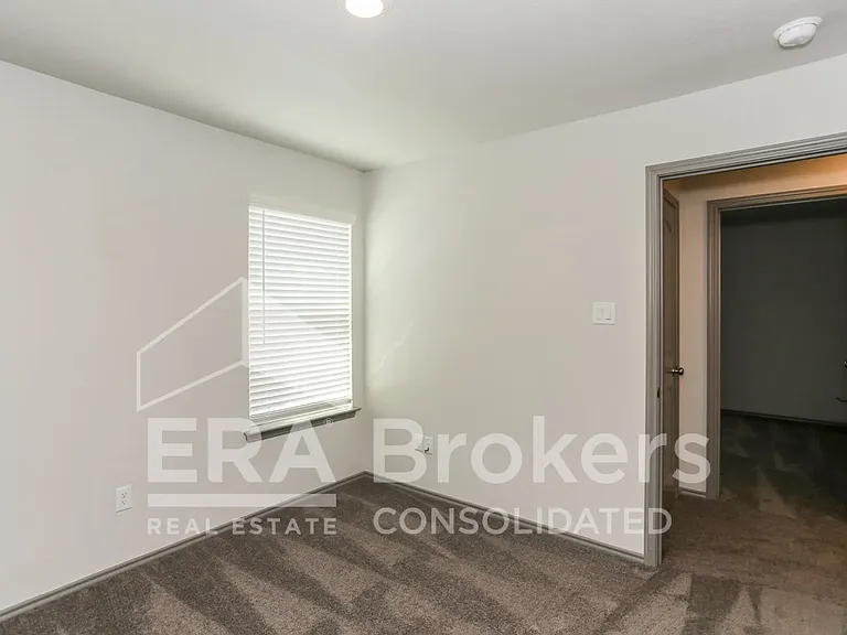 239 Green Valley Dr — Photo 24