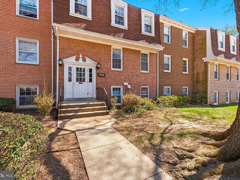 1st image of 754 Quince Orchard Blvd APT 102
