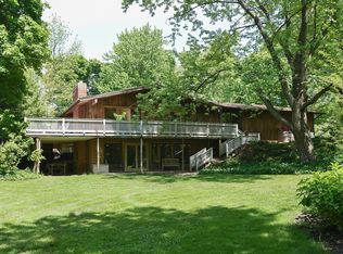 21001 W Lakeview Pkwy, Mundelein, IL 60060