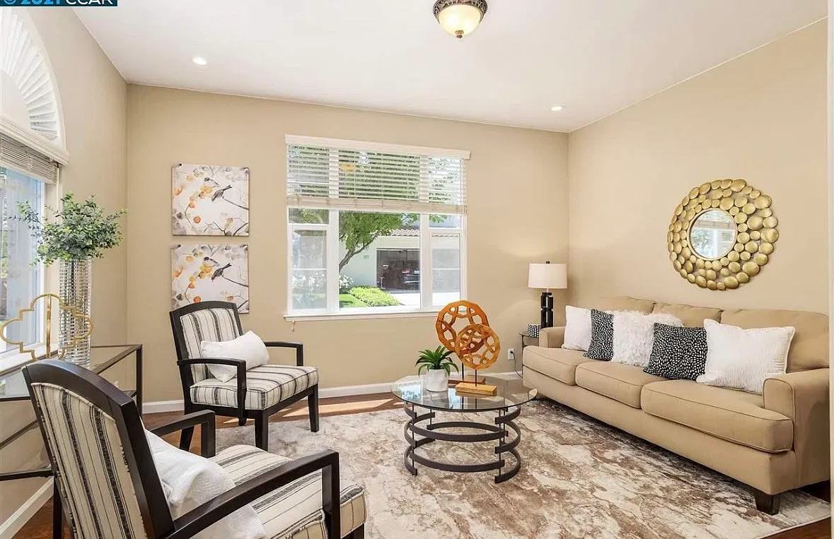 3 bed, 2.5 bath, 1436 sqft, $3,985 — Photo 2