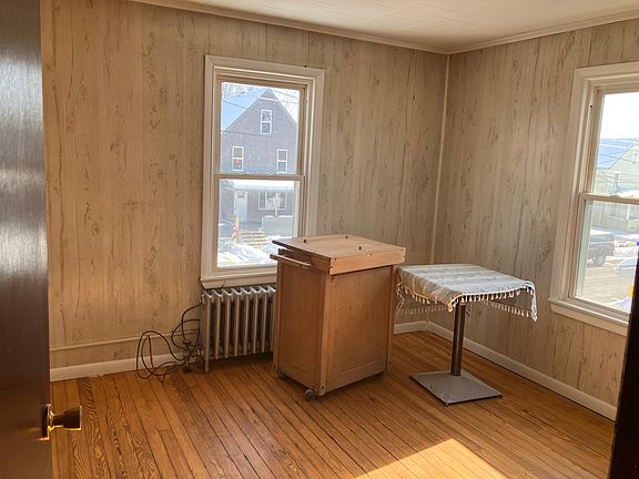 5th image of 117 Hill Ave #2
