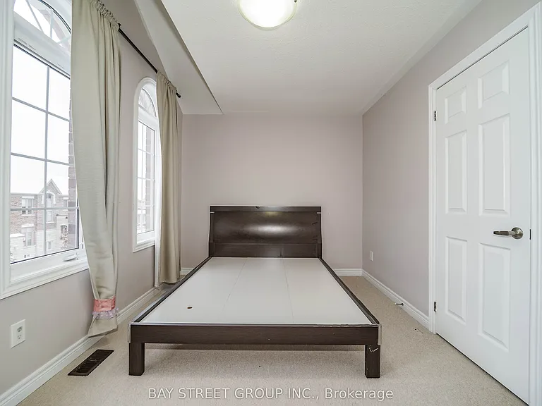 7 Gordon Landon Dr — Photo 28