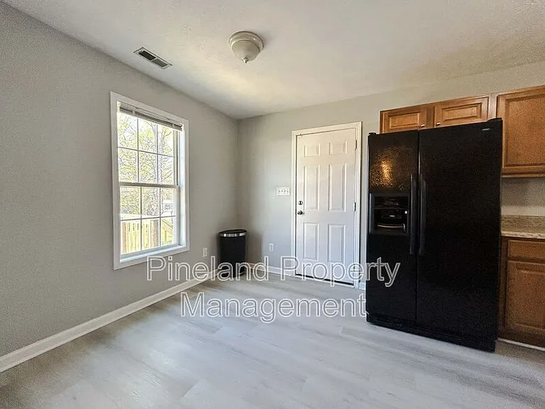 341 Kingdom Estate Dr — Photo 25