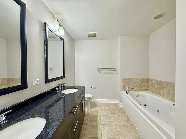 505 N McClurg Ct #2501 — Photo 15