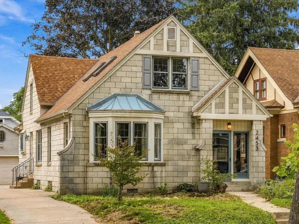 2453 N 66th STREET, Wauwatosa, WI 53213