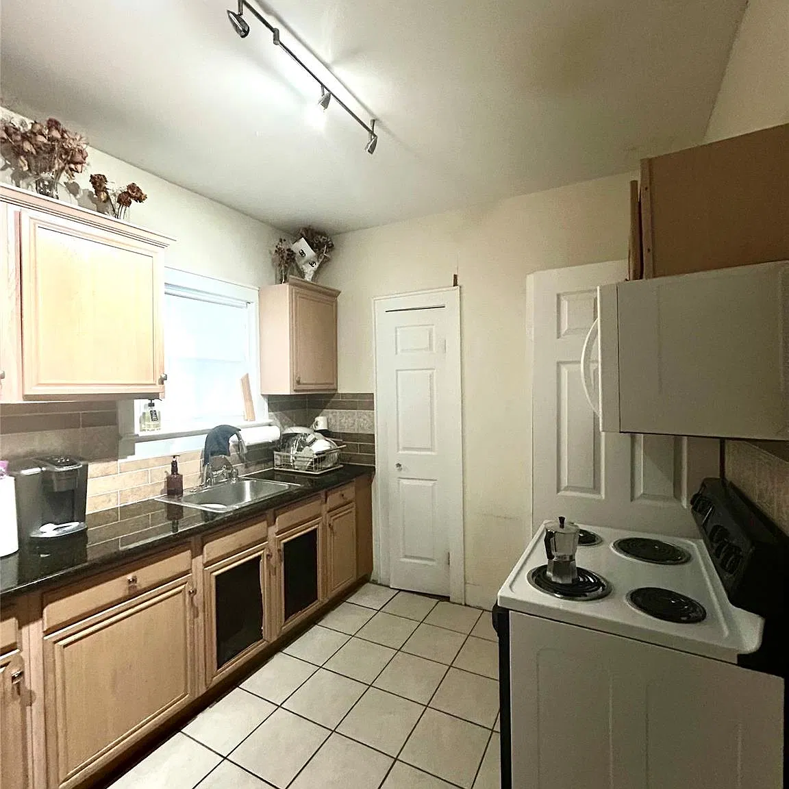 1 bed, 1.0 bath, 2990 sqft, $950 — Photo 4