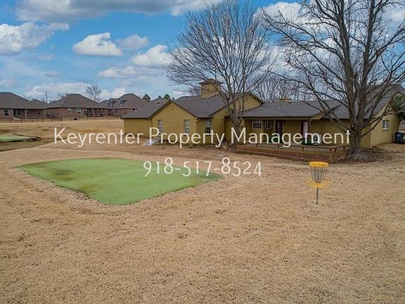 5th image of 10724 Masters Cir