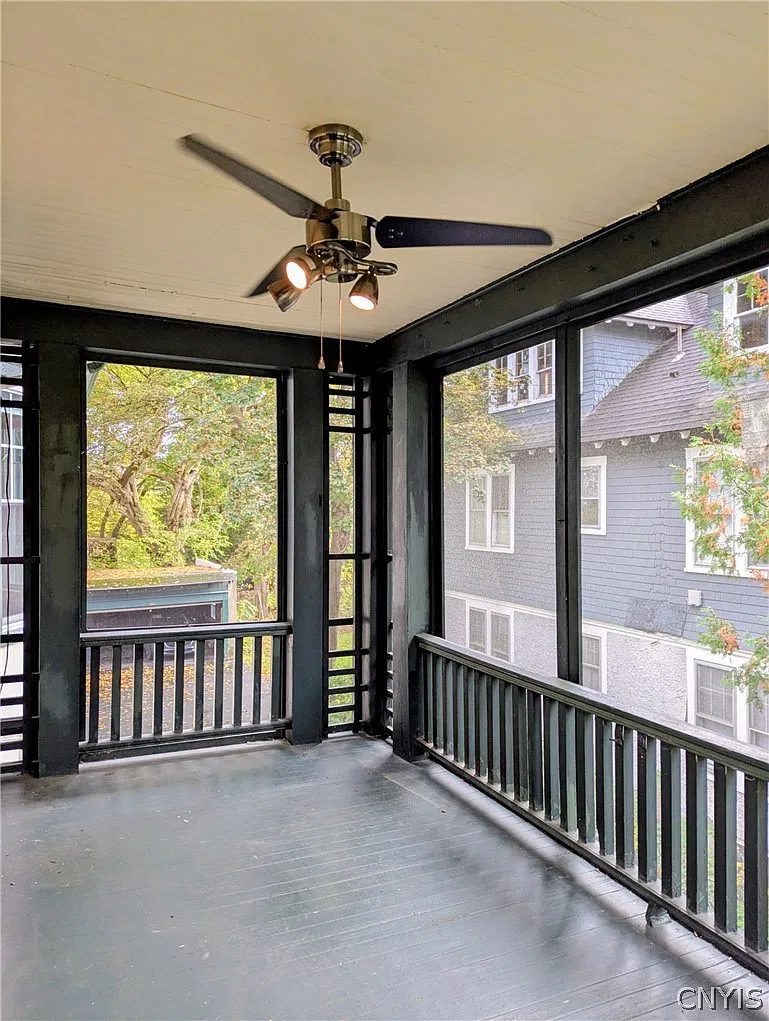 3 bed, 1.0 bath, 4551 sqft, $1,550 — Photo 3