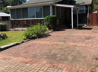 5 Brush Rd, Mastic Beach, NY 11951