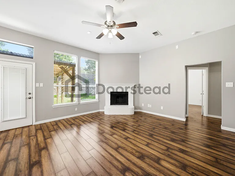 4909 Mountain Ridge Ln — Photo 8