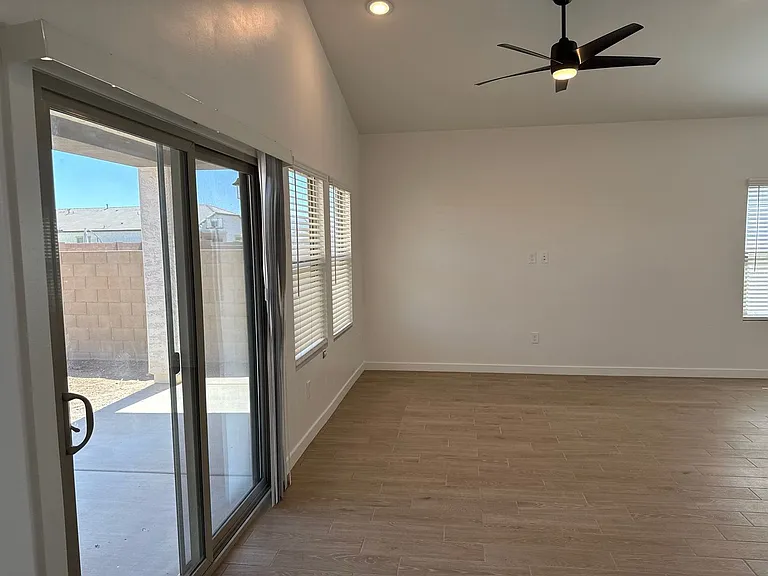 40515 W Chambers Dr — Photo 39