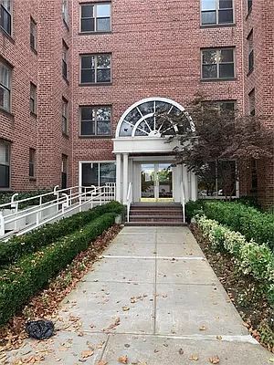 1st image of 2171 Bragg St APT 2B